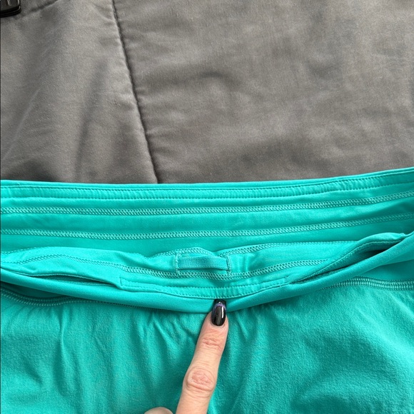 lululemon athletica Turquoise Aqua Pace Rival Skirt Midrise size 4 Tennis Golf - Picture 4 of 5